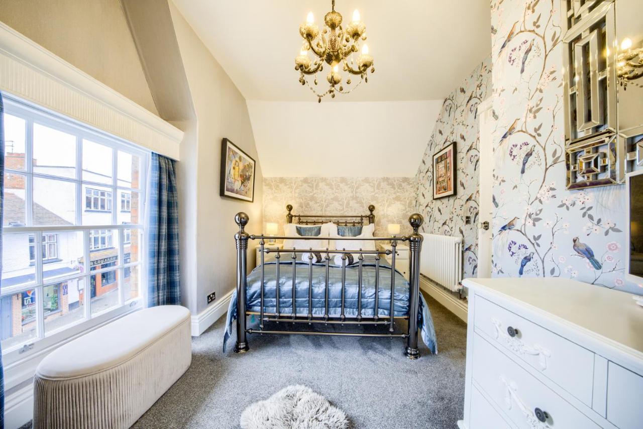 Апартаменты Penthouse On Waterside With River Views, Private Parking & Secluded Hot Tub *